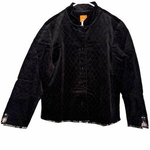 Hearts of Palm Cozy Quilted Velvet Jacket
Size 12 | Black | Fun Printed Lining